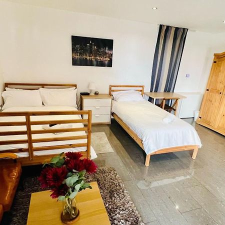 City View Sunset Luxurious Apartment In London Zone-1 Including One Family Twin Room With Its Own Stunning Private Terrace Exterior photo